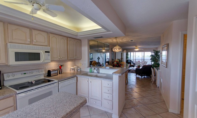 Siesta Key Condominio | Million Dollar View Bay Sunrises & Gulf Sunsets-Feb and March open 2025