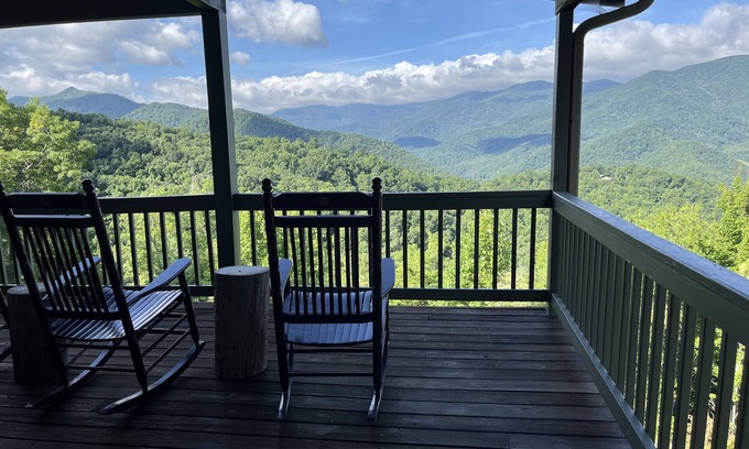 Canton Casa | Million Dollar views from 360 wrap-around porch