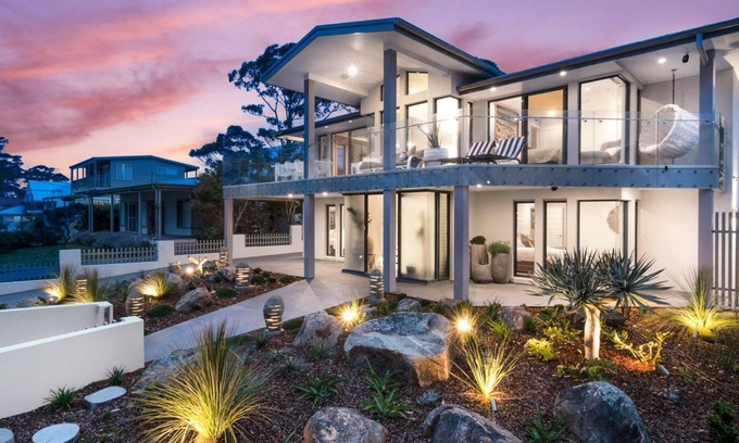 Hyams Beach Casa | Mimosa House - 250m to Chinamans Beach in Jervis Bay!