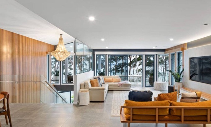 Hyams Beach Casa | Mimosa Lodge - 250m to Chinamans Beach in Jervis Bay!