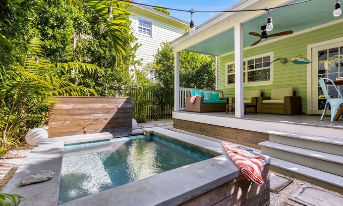 The Meadows Casa | MIMOSAS ON PINE ~ 3 Bedroom 2.5 Bath Home w/Pool & Great Spring/Summer Deals!