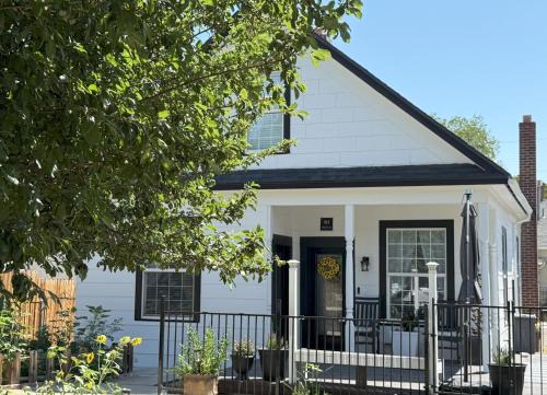 Downtown Reno Casa | Min From Unr, Downtown & Hospitals Ev Charger