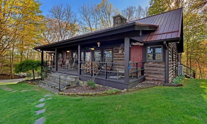 Pisgah Forest Cabina | Mine Mountain Cabin, convenient location!! 4 bedrooms, real log cabin