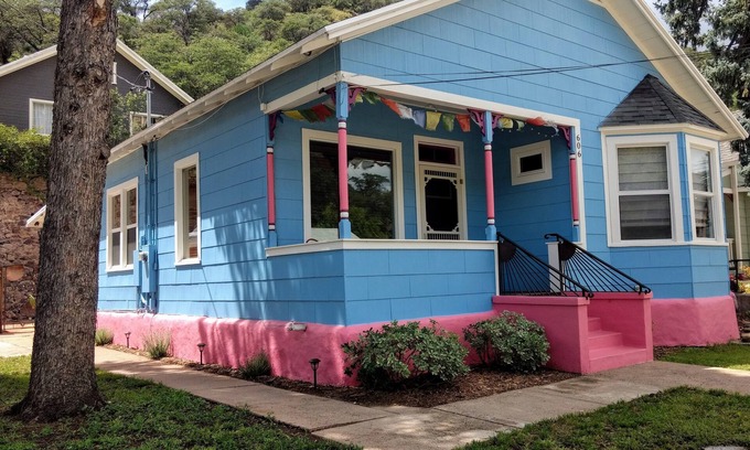 Bisbee Casa | Minerva's Rest es una casa antigua restaurada de Bisbee