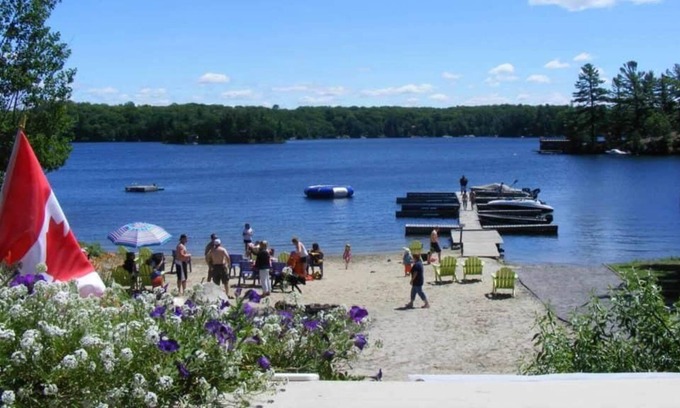 Seguin Cabina | Mini Home on the Lake