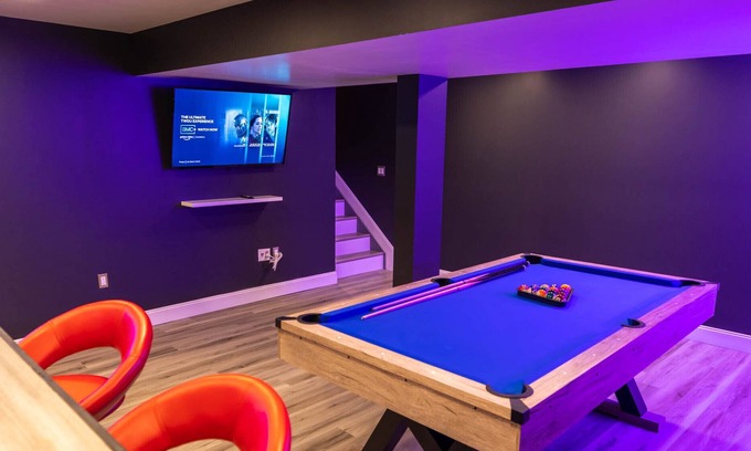 Northeast Columbus Casa | Mini Mansion 5 levels of entertainment !