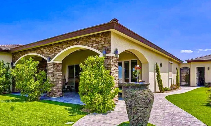 Foothills Casa | MINI MANSION-RESORT, 1 ACRE, CITY VIEWS, MOUNTAINS,POOL