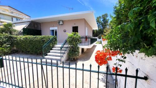 Lagonissi Casa | Mini-villa Central Park near the beach