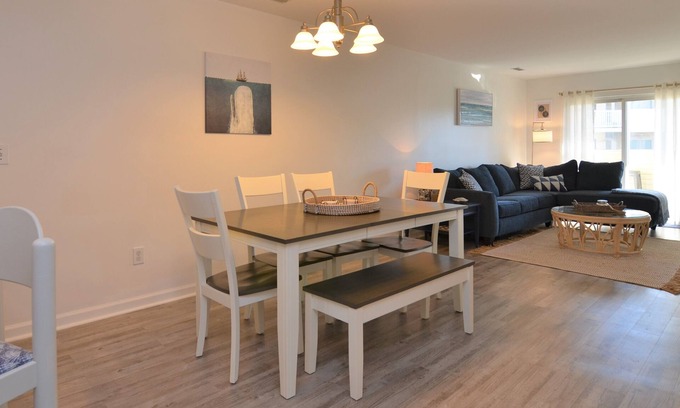 Rehoboth Beach Condominio | MINI-WEEKS IN SWEET POOL COMMUNITY CONDO, 1203 The Palms, Rehoboth Beach, DE