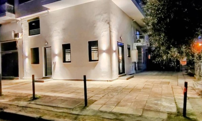 Trikala Apartamento | Minimal Condo Trikala Town
