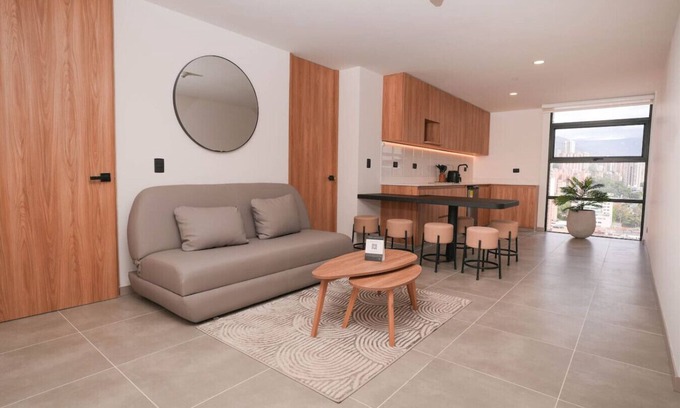 San Diego Apartamento | Minimalist 3BR w/Cowork & Jacuzzi -El Poblado Gem