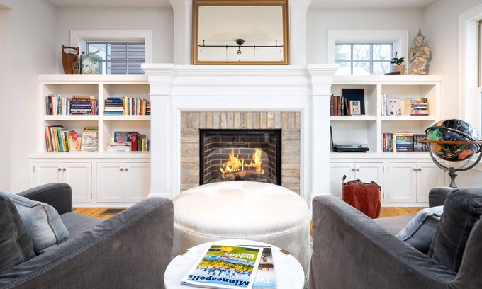 Excelsior Casa | MINNeSTAY* Gideon's Retreat-Excelsior | Sauna | Fun | Stylish