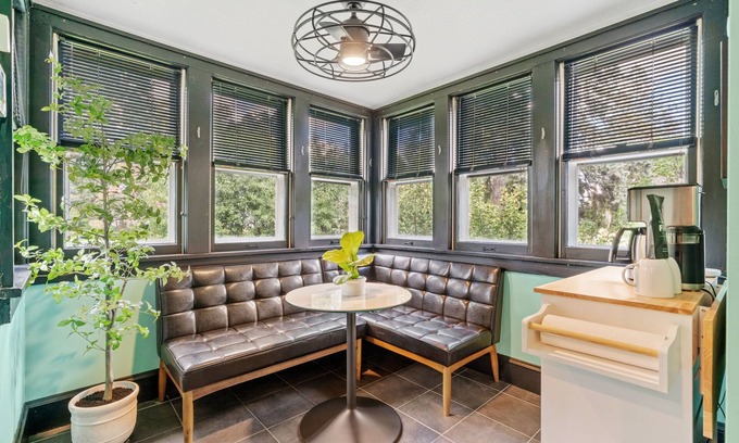 Northeast Minneapolis Casa | MINNeSTAY* Lowry Parlour | Piano