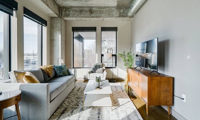 Warehouse District Apartamento | Minnestay * City Loft 21 ★ Camina hasta el tren ligero ★ Biz Traveler Paradise