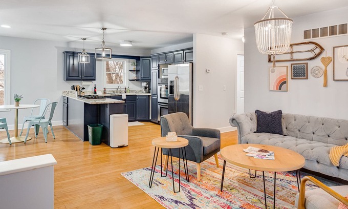 Excelsior Casa | MINNESTAY * The Guest House * Carriage House * Lake Minnetonka