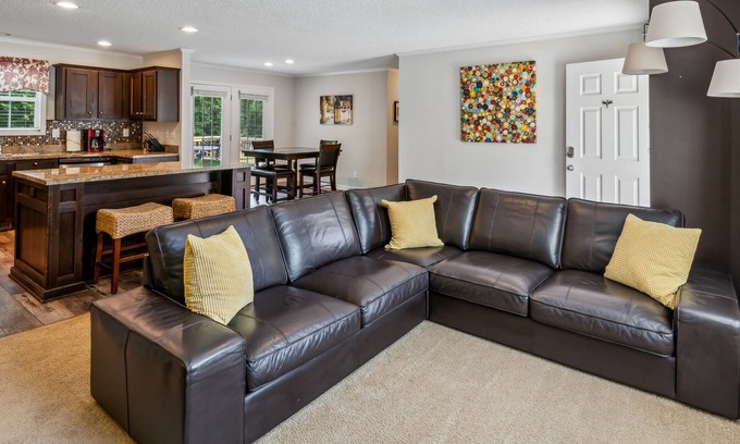 Waxhaw Casa | Minnie's Place is 3 min from historic DT Waxhaw, Mill bridge & Walnut Creek
