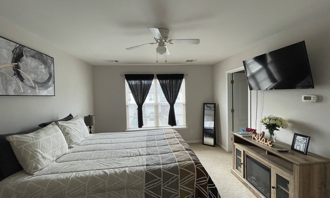 Port Wentworth Casa | Mins to airport and shopping! 5 Star clean!13miles from downtown!