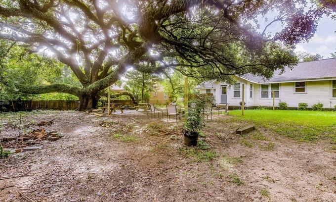 South Pensacola Casa | Mins to Downtown! Studio Apt - Pensacola Pearl