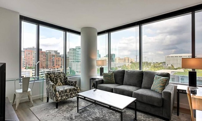 Reston Apartamento | Mins to Dulles Airport | 2BR nr Reston Village Center