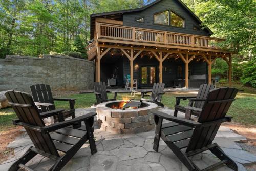 Franklin Casa | Mins To Highlands Hot Tub, Fire Pit, Game Room