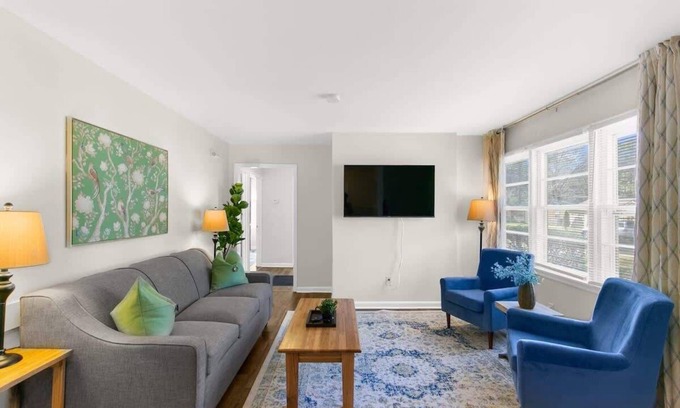 New Castle Casa | Mins to Hospital, Airport, & Dining- Rooms on Rose