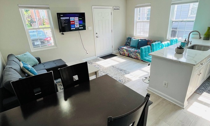 Potomac West Casa | Mins to Washington DC DCA Capitol National Mall Smithsonian Free Parking Metro