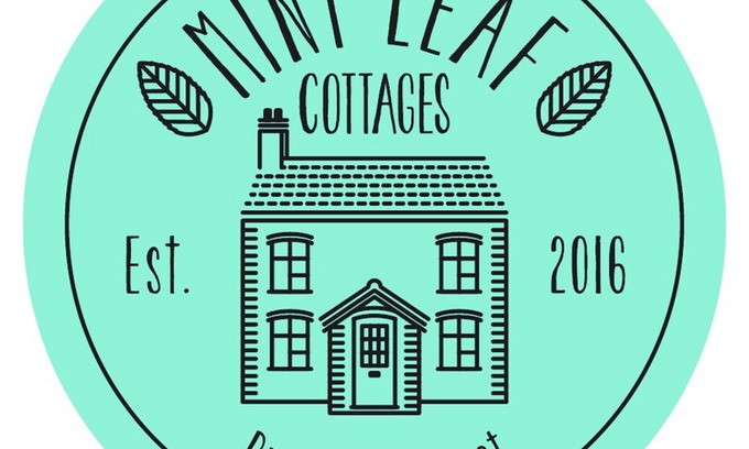 Redlynch Cabina | Mint Leaf Cottages, Bruton (Sleeps 12)