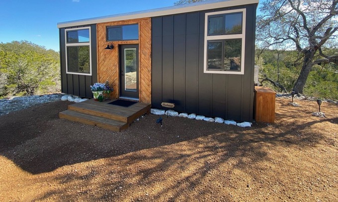 Dripping Springs Cabaña | Minutes away from numerous wine tasting rooms & distilleries