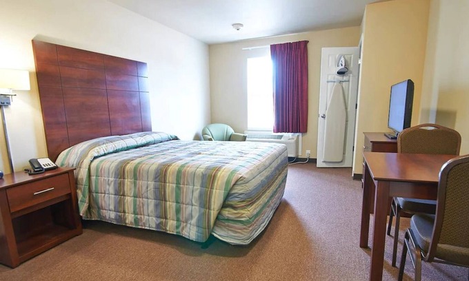 Pleasanton Casa | Minutes Away from Longhorn Museum! 4 Units w/ Full Kitchens & Free Parking!