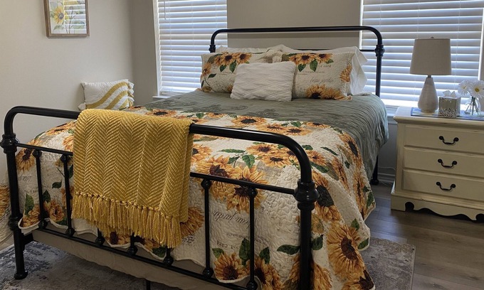 Aubrey Casa | Minutes from Area Wedding Venues & Walking Distance to Historic Downtown Aubrey
