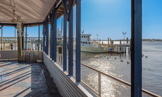 North Beach Casa | Minutes from Atlantic Beach/MAYO CLINIC/Hanna Park/Boat Ramp-Fully Remodeled!!!
