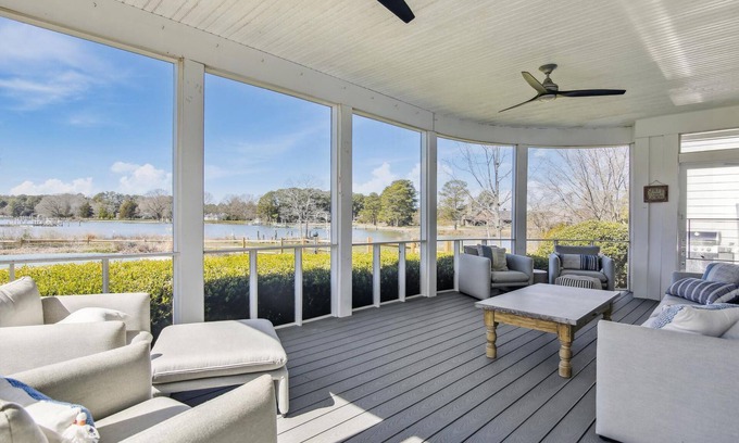 St. Michaels Casa | Minutes from Downtown St. Michaels | Pool | Kayaks | 350 Ft of Shoreline | Luxur