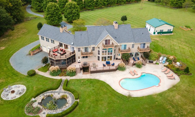 Unionville Casa | Minutes from Downtown Easton and St. Michaels | Pool | Kayaks | Private Dock