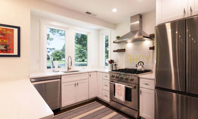 Neavitt Casa | Minutes from Downtown St. Michaels and Tilghman | Newly Renovated | Kayaks | Cha