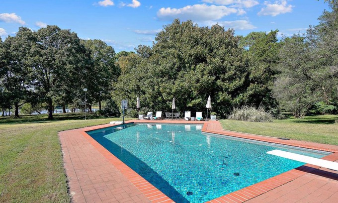 Royal Oak Casa | Minutes from Downtown Easton and St. Michaels | Kayaks | Pool | Private Dock