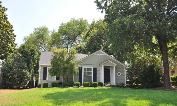 Austin Ave. Casa | A minutos de Magnolia, disfrute de Little Cottage en la famosa Austin Avenue.