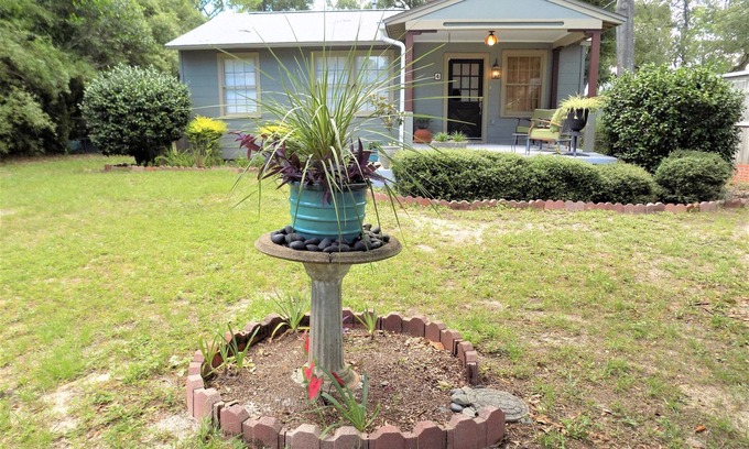 Pensacola Cabaña | Minutes from marinas, downtown, bases and more!