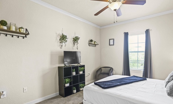 Deerwood Apartamento | Minutes from Mayo Clinic w/pool, gym and games