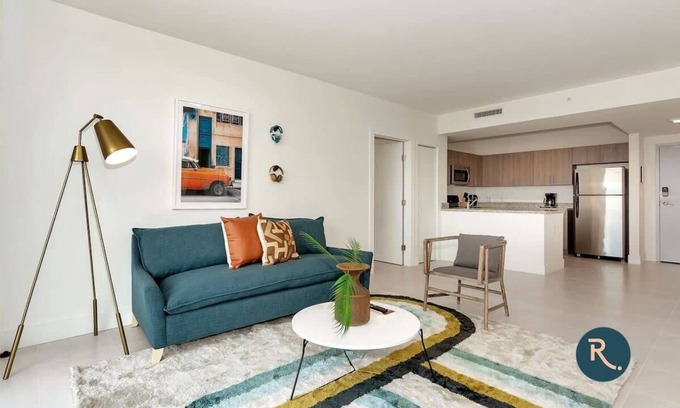 Coral Way Casa | Minutes from Miracle Mile | Roami at Grove 27