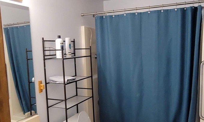 North Tonawanda Apartamento | Minutes from Niagara Falls state park, Air Base, Shopping Centers, Universities!