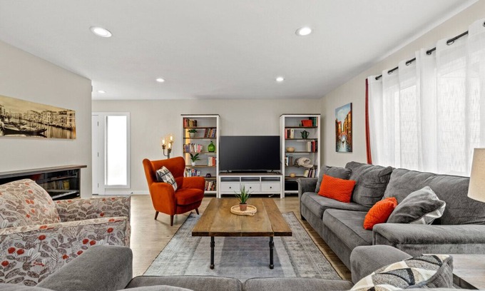 Ozark Casa | Minutes from Ozark's favorites