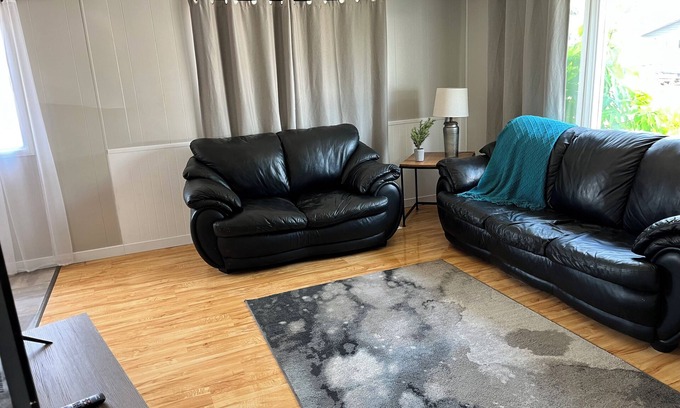 East Central Saskatchewan Casa | Minutes from Paradise