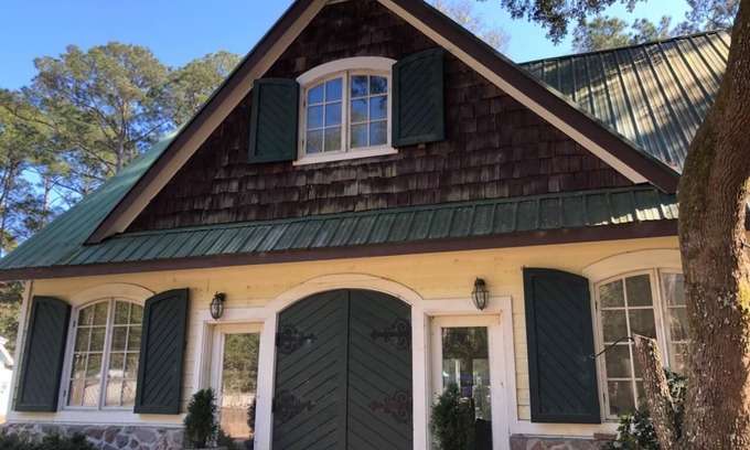 Daufuskie Island Casa | Minutes from the beach, with indoor hot tub