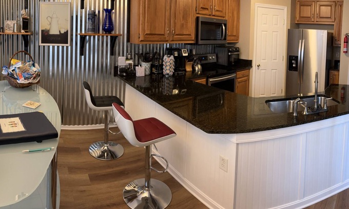 Williamsburg Casa | Minutes to Colonial Williamsburg, William & Mary, Busch Gardens, Pet Friendly!