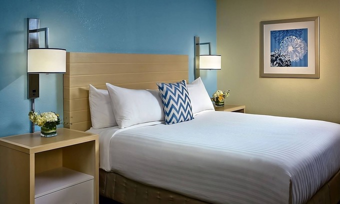 Middleburg Heights Hotel | Minutes to Downtown Cleveland! Budget-friendly Accommodation W/ FREE Parking!