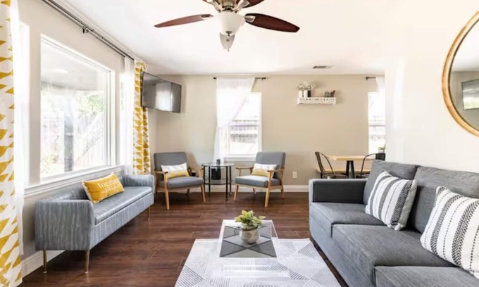 Atascadero Casa | Minutes to downtown & wineries. private yard, bocci court, BBQ