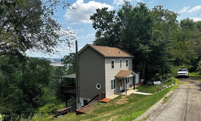 Pittsburgh Casa | Minutes to Downtown, Scenic Views, Secluded Stay