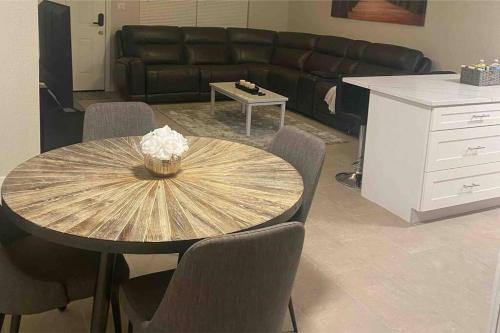 Bearss Plaza Casa | Minutes to Fairgrounds, Hard Rock, & Busch Gardens