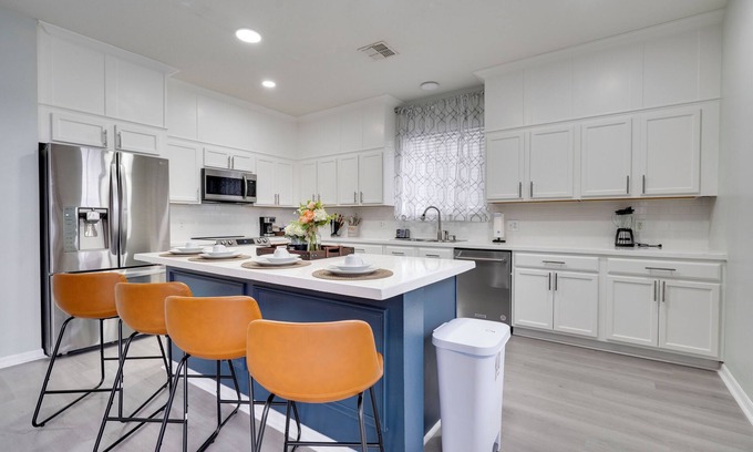 Kissimmee Casa | Minutes to the theme park! Family-sized with pool