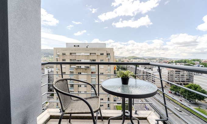 Braga Apartamento | Mira Bracara by House and People